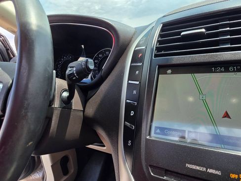 Used 2019 Lincoln MKC Reserve w/ MKC Technology Package FWD image 17