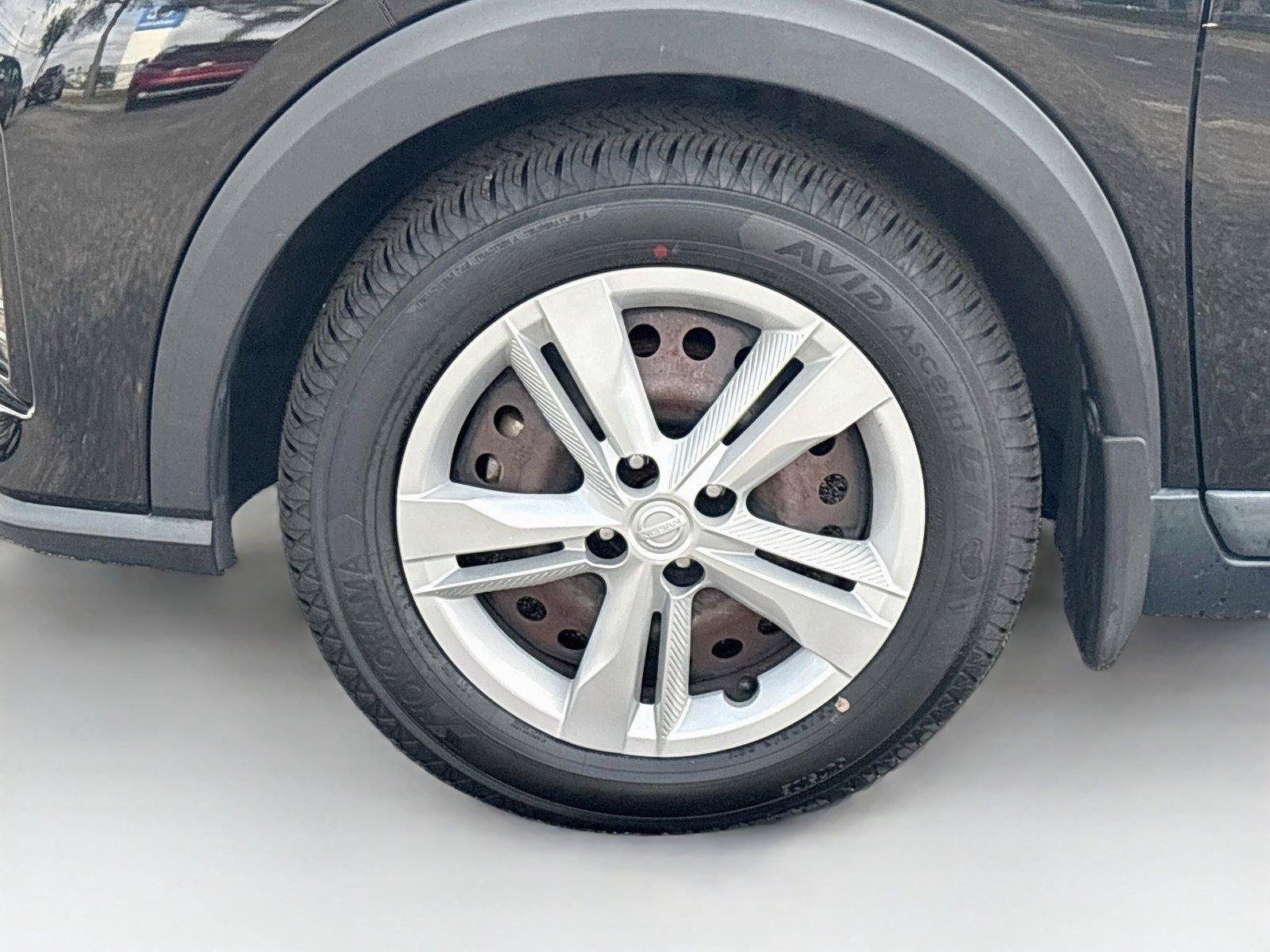 Used 2021 Nissan Kicks S FWD image 32
