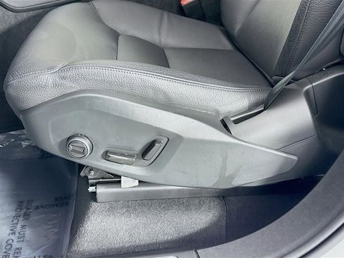 Used 2024 Volvo XC90 B6 Plus image 23