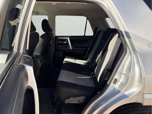 Used 2016 Toyota 4Runner SR5 image 12