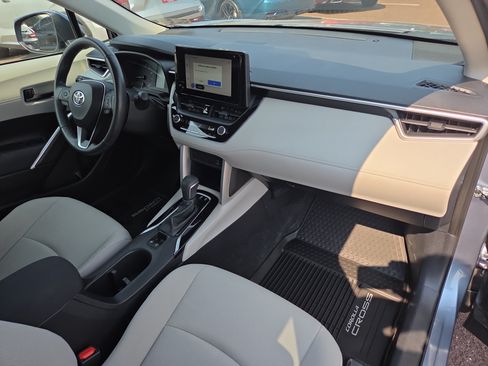 Certified 2023 Toyota Corolla Cross LE AWD/4WD image 18