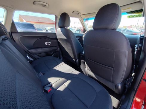 Used 2016 Kia Soul + FWD image 36