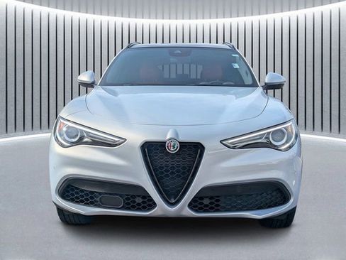 Used 2023 Alfa Romeo Stelvio Sprint image 9