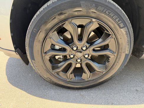 Used 2023 Ford Maverick XLT w/ XLT Luxury Package FWD image 11
