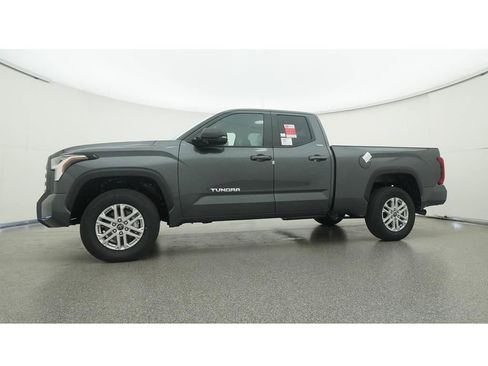 Used 2024 Toyota Tundra SR5 w/ SR5 Premium Package AWD/4WD image 21