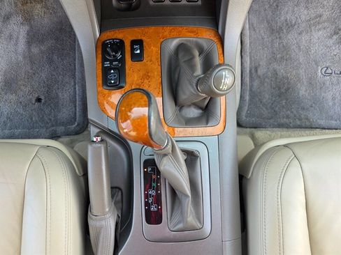 Used 2004 Lexus GX 470 image 38