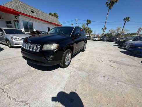 Used 2014 Jeep Compass Latitude FWD image 8