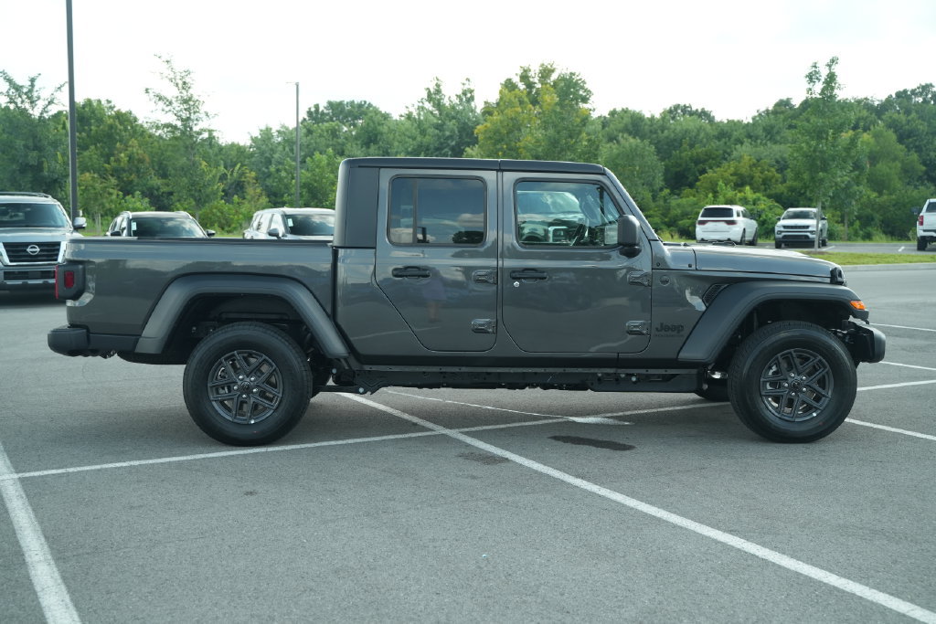 New 2026 Jeep Gladiator Sport AWD/4WD image 8