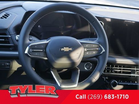 New 2026 Chevrolet Traverse LT w/ Driver Confidence Package AWD/4WD image 38