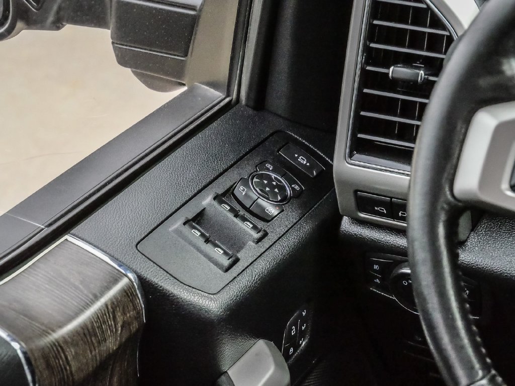 Used 2020 Ford F250 Lariat w/ Lariat Ultimate Package AWD/4WD image 31