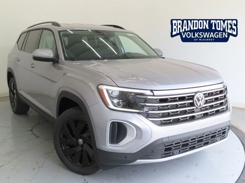 New 2026 Volkswagen Atlas SE image 1