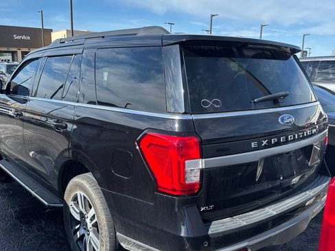 Certified 2023 Ford Expedition XLT AWD/4WD image 4