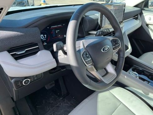 New 2026 Ford Explorer Active w/ Active Comfort Package image 13