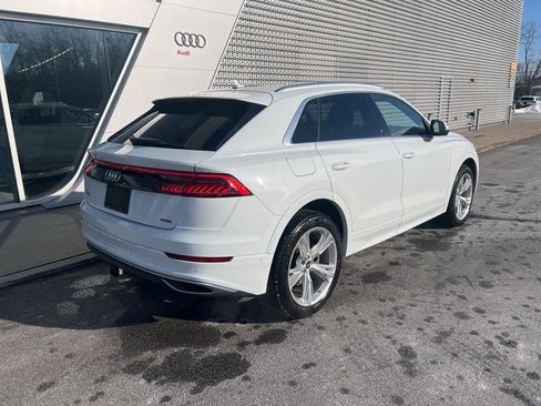 Used 2022 Audi Q8 Premium image 25