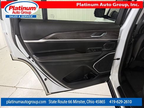 Used 2021 Jeep Grand Cherokee L Limited AWD/4WD image 32