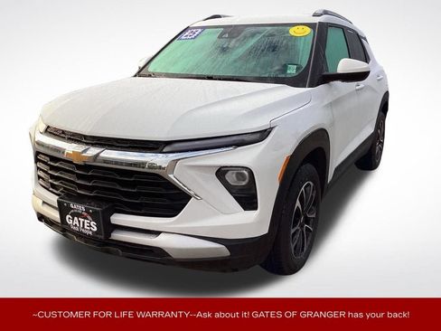 Used 2025 Chevrolet TrailBlazer LT AWD/4WD image 6