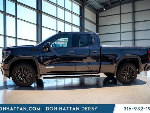 Used 2023 GMC Sierra 1500 Elevation AWD/4WD image 2