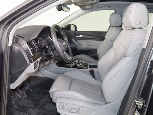 Used 2024 Audi Q5 2.0T Premium w/ Convenience Package image 12