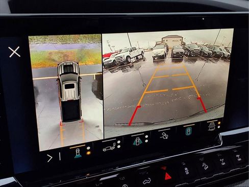 Used 2023 Chevrolet Silverado 1500 ZR2 w/ Technology Package image 6