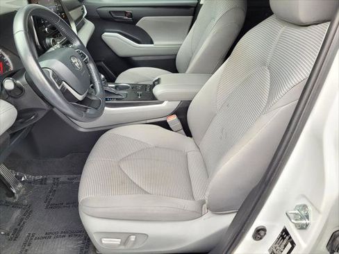 Certified 2022 Toyota Highlander LE image 16