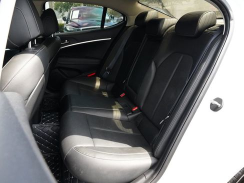 Used 2020 Genesis G70 2.0T RWD image 15