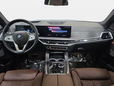 Certified 2023 BMW X7 xDrive40i w/ Executive Package image 9