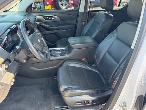 Used 2018 Chevrolet Traverse Premier w/ Driver Confidence II Package FWD image 5