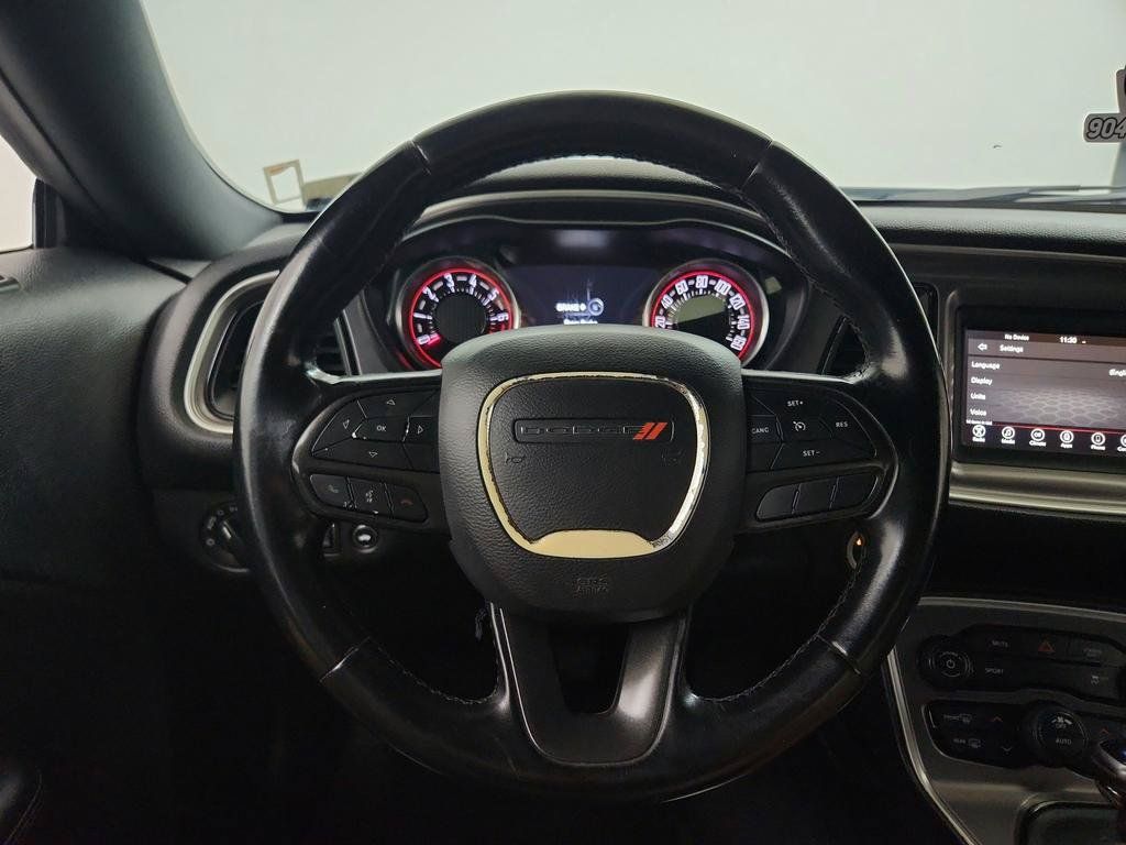 Used 2020 Dodge Challenger SXT RWD image 28