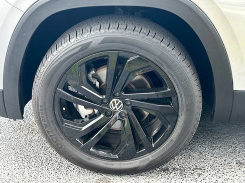 Used 2023 Volkswagen Atlas SE w/ Black Wheel Package FWD image 56