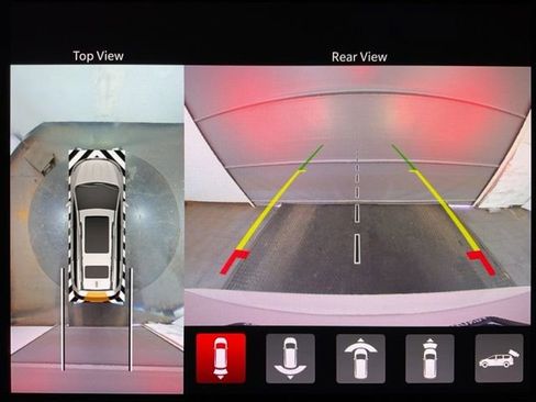 Used 2022 Chrysler Pacifica Touring-L w/ Uconnect Theater Family Group image 16