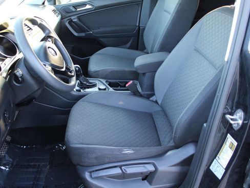 Used 2020 Volkswagen Tiguan S image 12