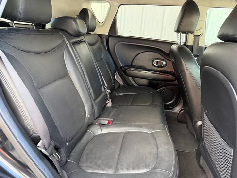 Used 2016 Kia Soul ! w/ Premium Package FWD image 12