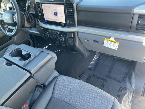 New 2026 Ford F250 XLT w/ XLT Premium Package AWD/4WD image 12