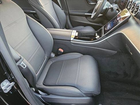 Used 2025 Mercedes-Benz C 300 Sedan image 19