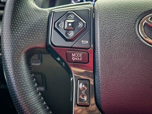 Used 2015 Toyota 4Runner Limited image 19