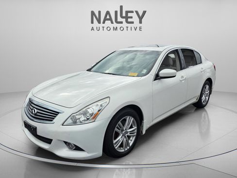 Used 2011 INFINITI G37 x w/ Premium Pkg image 1