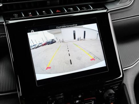 Used 2023 Jeep Grand Cherokee Altitude AWD/4WD image 30