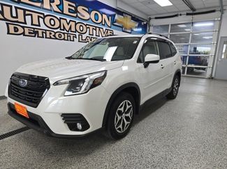 Used 2023 Subaru Forester Premium image 1