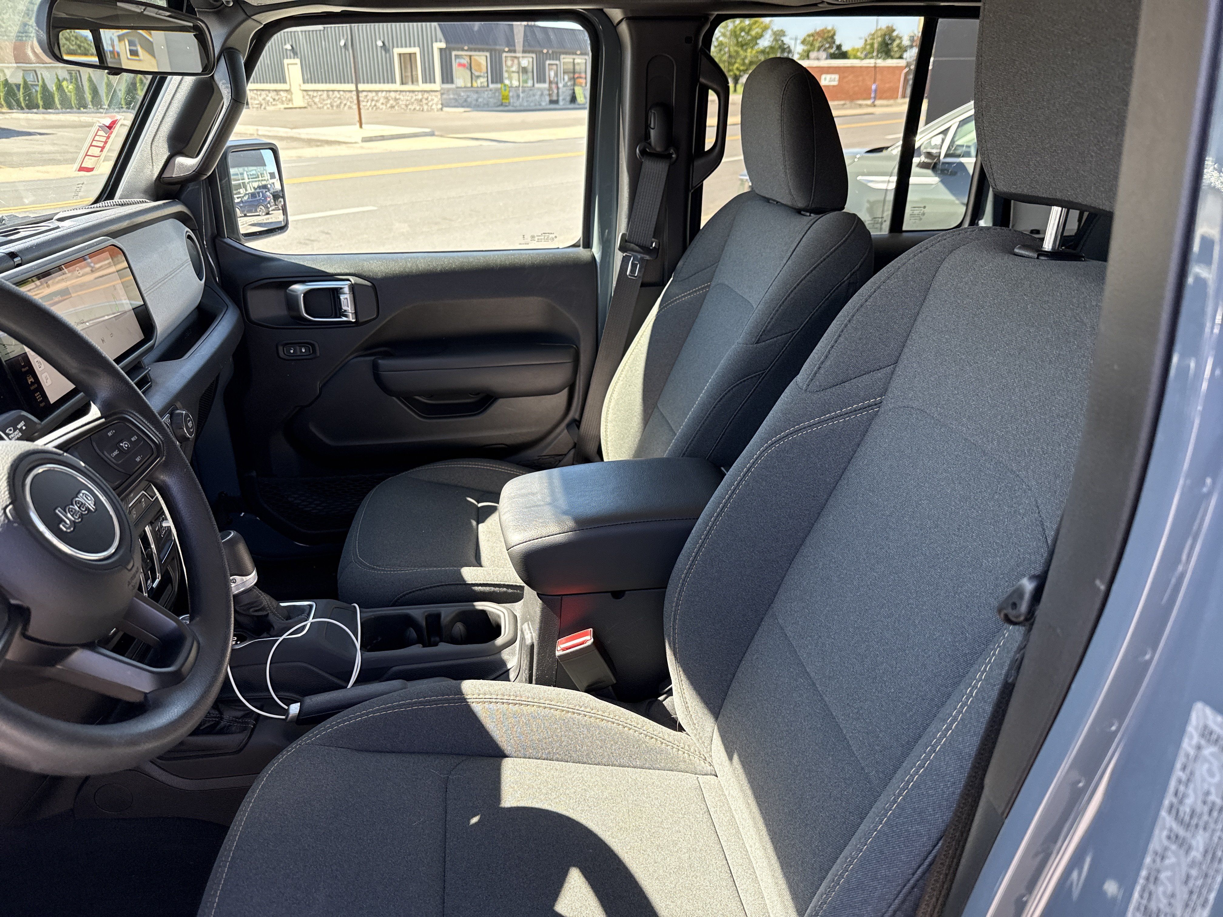Used 2025 Jeep Gladiator Sport AWD/4WD image 12