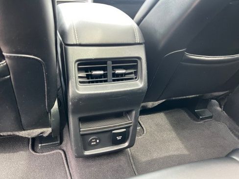 Certified 2022 Ford Edge Titanium AWD/4WD image 30