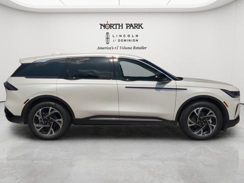 New 2026 Lincoln Nautilus Premier w/ Equipment Group 102A AWD/4WD image 7