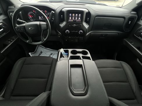 Used 2024 Chevrolet Silverado 1500 Custom Trail Boss w/ LPO, Dark Essentials Package image 9