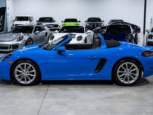 Used 2022 Porsche 718 Boxster RWD image 3