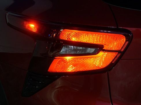 Certified 2025 Chevrolet Trax LT w/ LT Convenience Package image 30