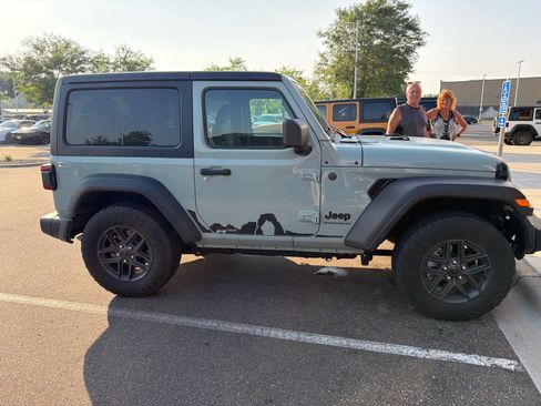 Used 2024 Jeep Wrangler Sport AWD/4WD image 3