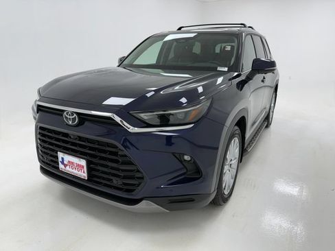 Used 2026 Toyota Grand Highlander AWD image 4