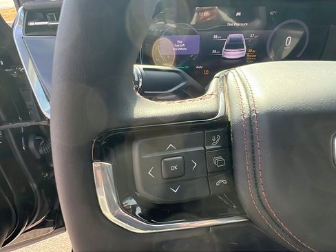 Used 2024 Jeep Wagoneer Launch Edition image 28