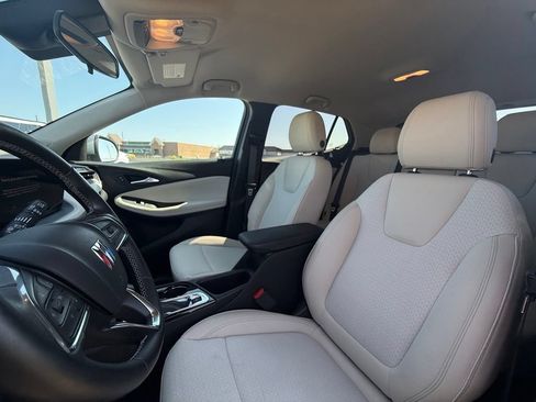 Used 2024 Buick Encore GX Preferred w/ Comfort Package FWD image 28