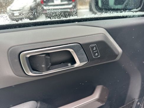 Used 2023 Ford Bronco Black Diamond image 18