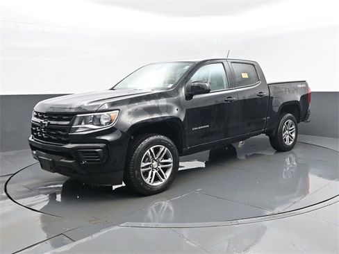 Used 2022 Chevrolet Colorado W/T w/ Custom Special Edition image 2